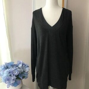 NWOT! Lou & Grey Long Sleeve Top - XS